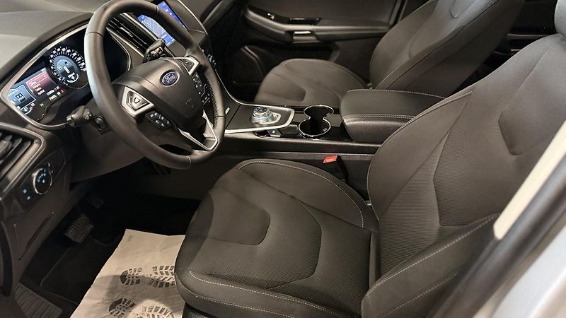 Ford S-MAX (2023) 2.5 HYBRID,TITANIUM,ZÁRUKA - fotka 19 z 35