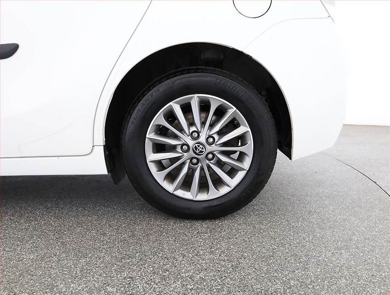Toyota Verso (2015) 1.8 Valvematic, Serv.kniha - fotka 16 z 16