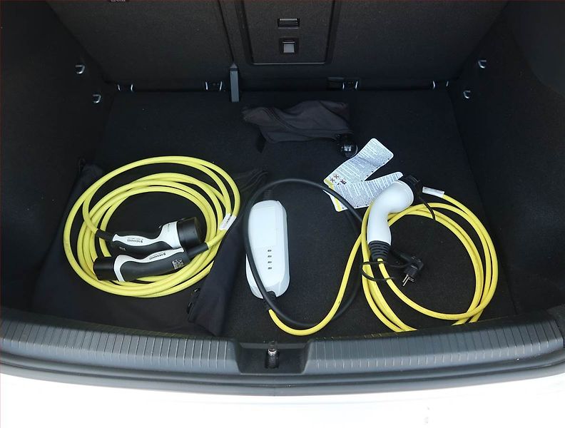 Volkswagen ID.3 (2021) Pro Perf. (62 kWh), SoH 92% - fotka 22 z 22