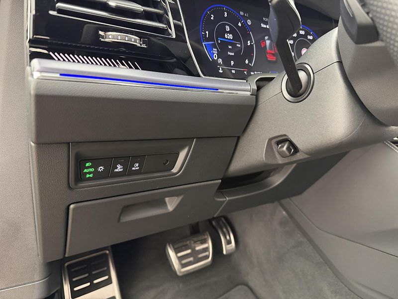 Volkswagen Touareg 3.0Tdi*1-MAJ*DPH*HUD*R-LINE* - fotka 9 z 45