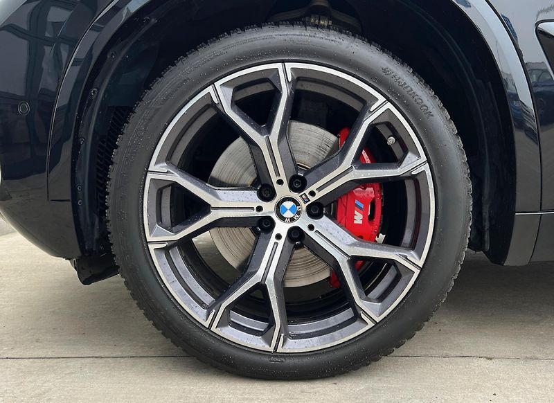BMW X5 xDrive 30d M-Sport - fotka 33 z 33