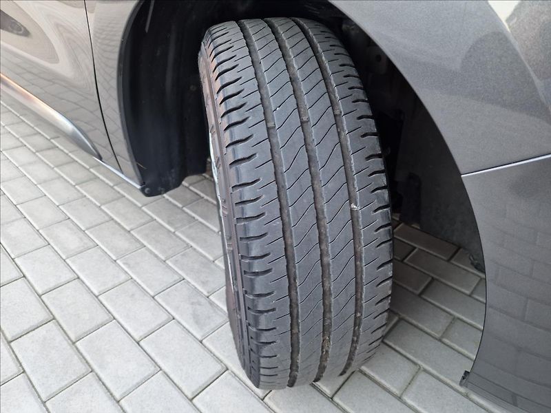 Toyota ProAce Verso 2.0 D-4d 106kw L2 Shuttle, ČR - fotka 46 z 50