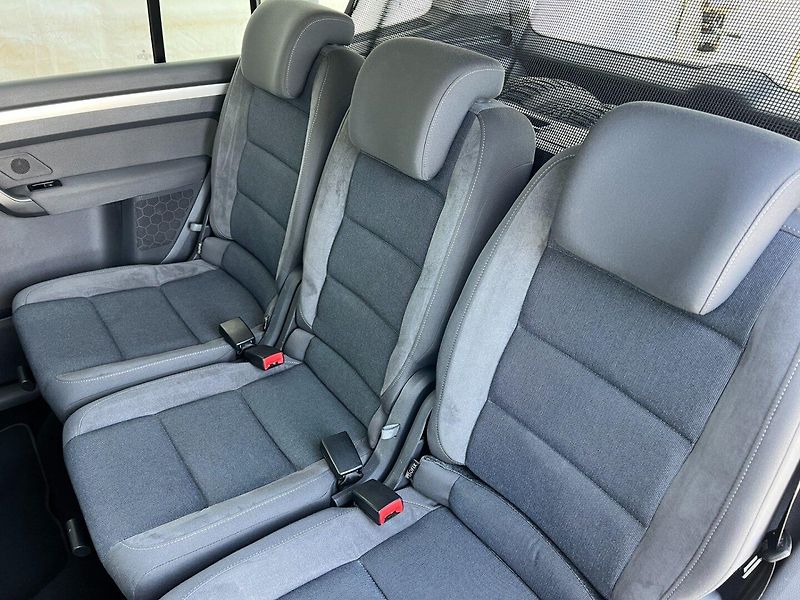 Volkswagen Touran (2011) 1.4TSI STYLE! Tažné! Navi! - fotka 20 z 36