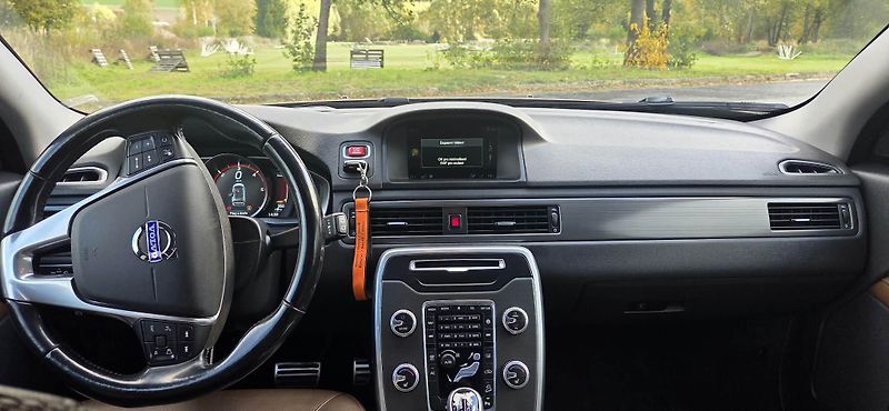 Volvo XC70 (2015)  158 kw D5 - fotka 20 z 21