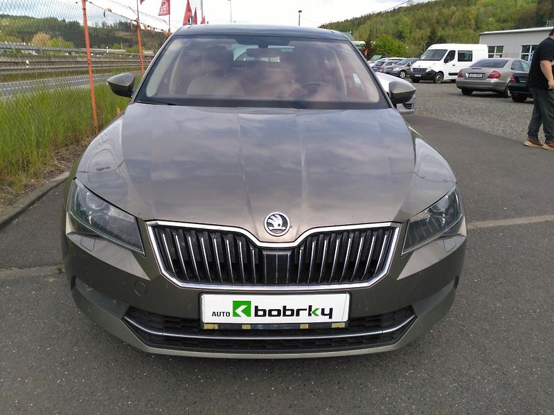 Škoda Superb 2,0 TDI /110 kW/ - fotka 31 z 33