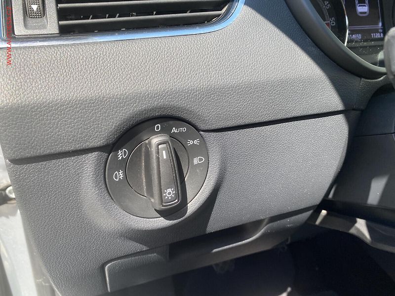 Škoda Octavia (2019) 2.0 TDi, Soleil, LED, navi, - fotka 15 z 19