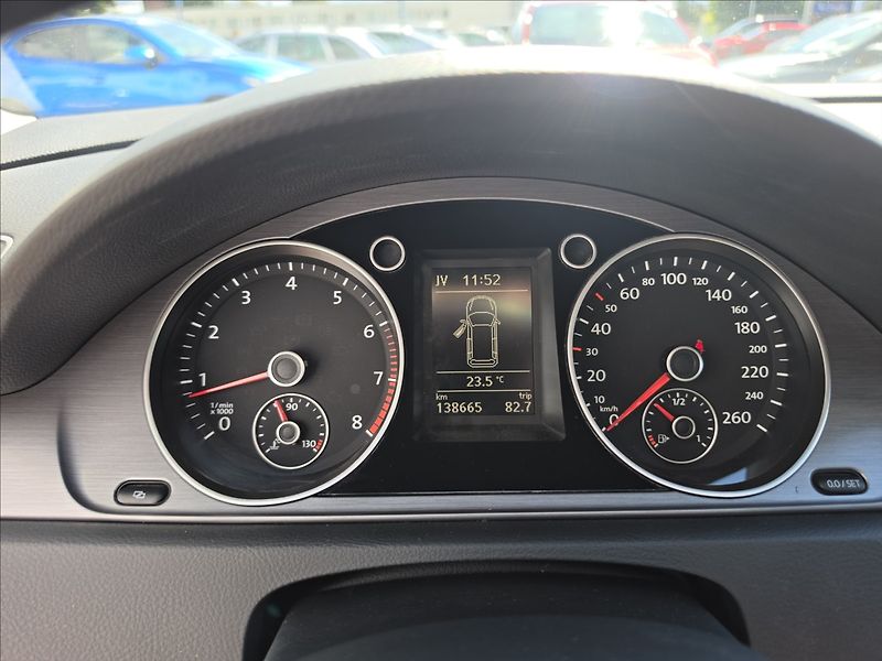 Volkswagen Passat 1,4 TSi 90KW Comfortline NAVI - fotka 16 z 45