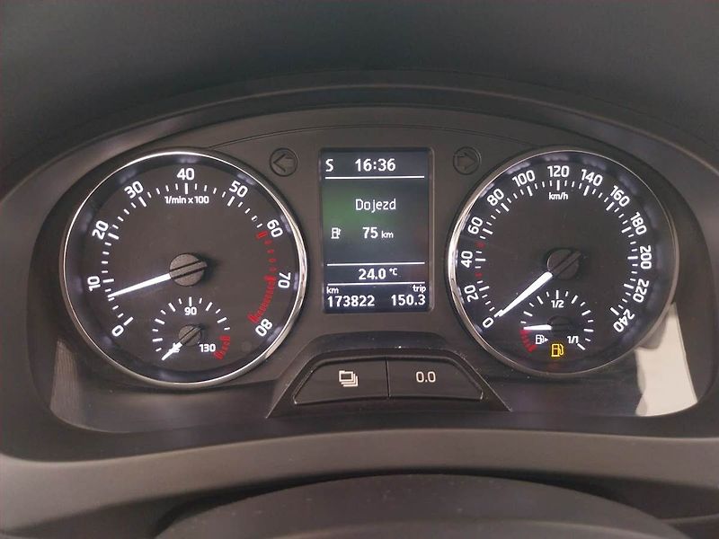Škoda Rapid (2015) Spaceback 1.2 TSI, Serv.kniha - fotka 11 z 18