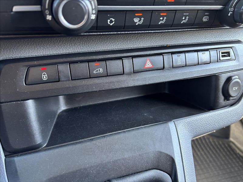 Opel Vivaro 2,0 Cdti 90kW Enjoy L2 DPH - fotka 27 z 33