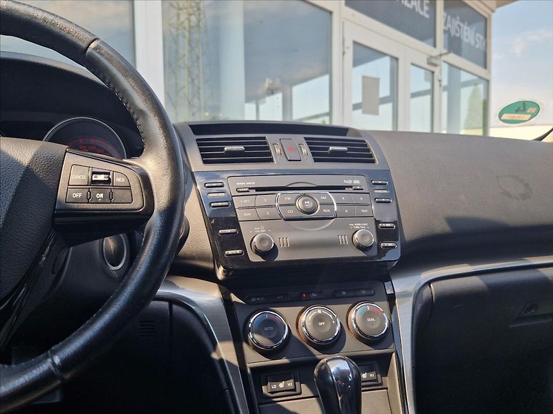 Mazda 6 2,0 i 114kW AUTOKLIMA VÝHŘEV - fotka 21 z 27