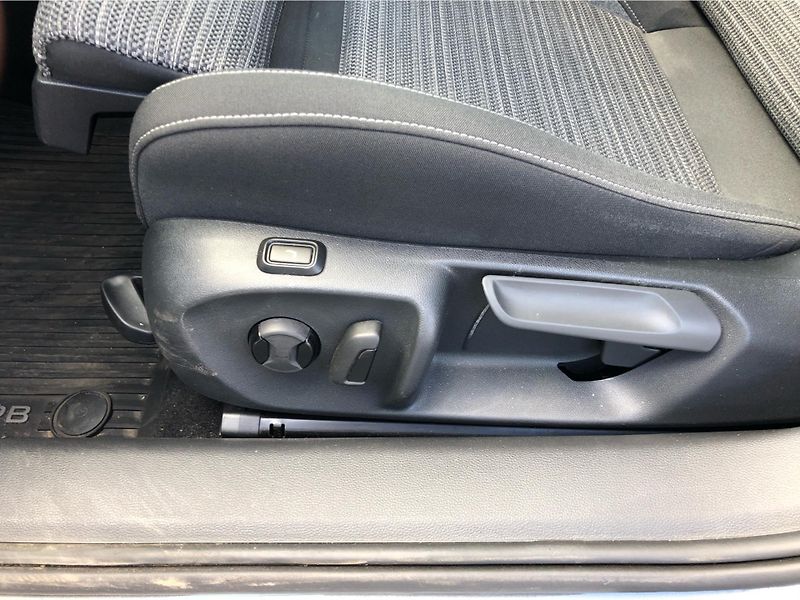 Škoda Superb COMBI 2.0 TDi DSG 7st. SELECTI - fotka 29 z 30