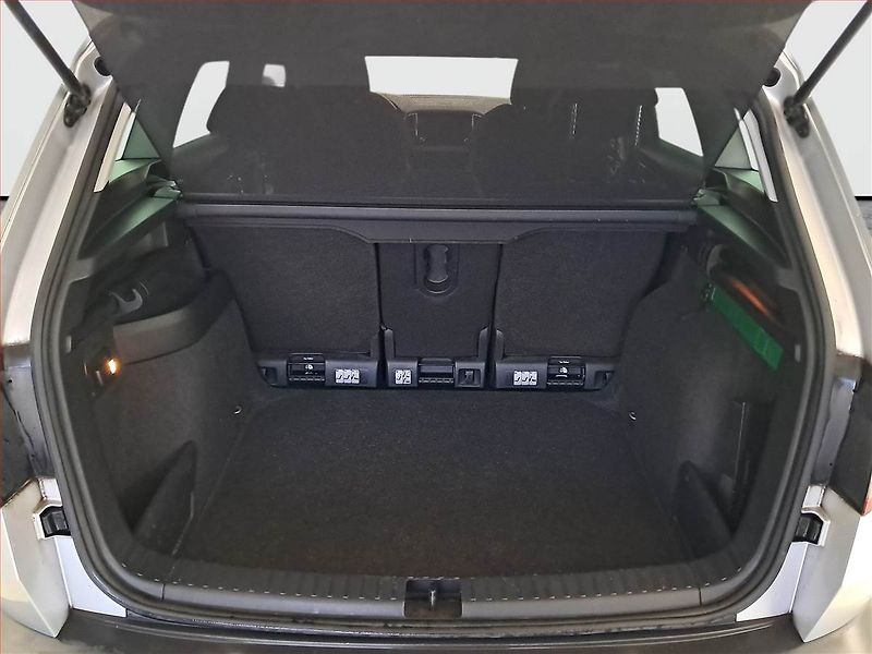 Škoda Karoq (2019) Style 1.6 TDI, ČR,1.maj - fotka 13 z 18