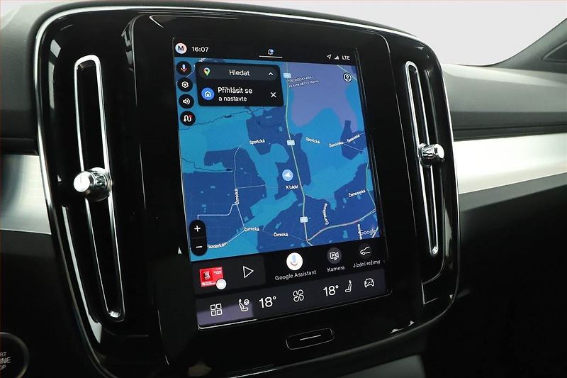 Volvo XC40 (2026) B3 - fotka 15 z 22