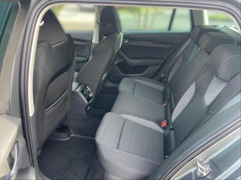Škoda Octavia 2,0 TDI Fresh - fotka 8 z 11