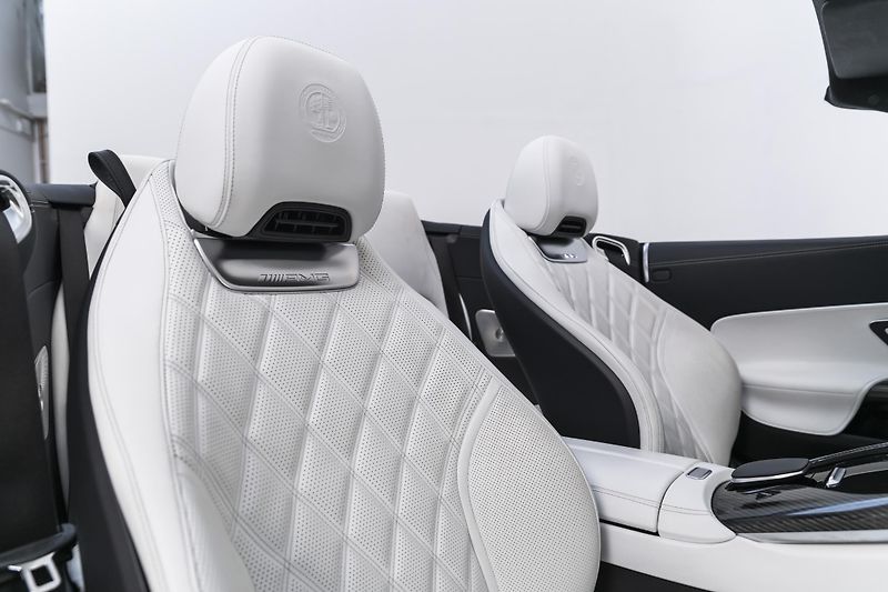 Mercedes-Benz SL 63 AMG*Karbon*Burmester*Masáž - fotka 16 z 41
