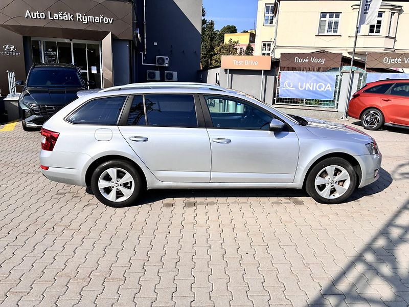 Škoda Octavia Kombi 1.6TDi 77kW 4x4 ELEGANCE - fotka 8 z 26