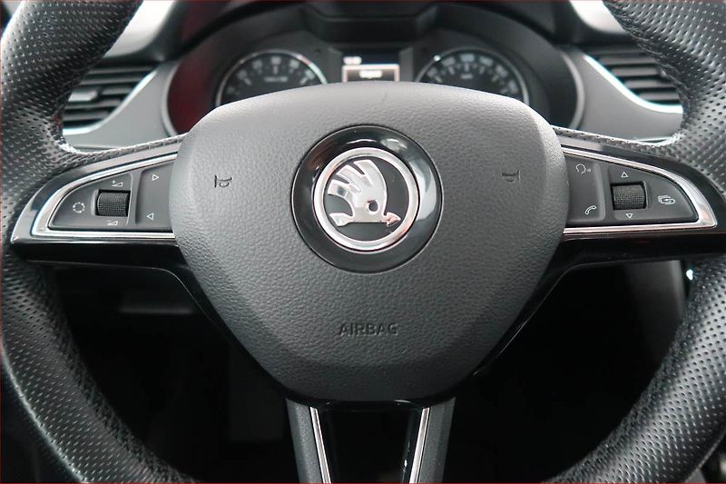 Škoda Octavia (2015) Elegance 1.6 TDI, Tempomat - fotka 16 z 17