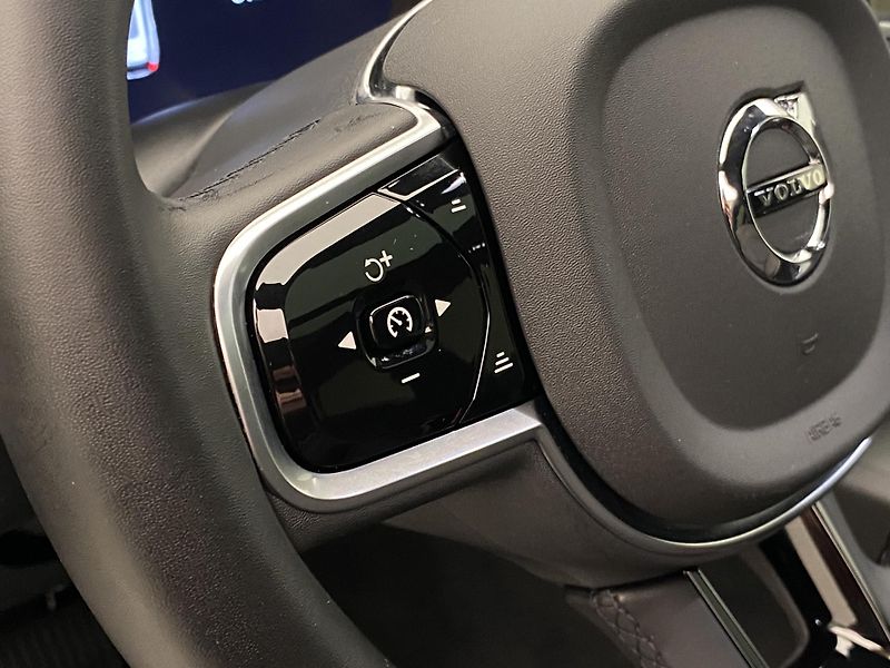 Volvo XC60 T6 AWD RECHARGE DARK PLUS AUT - fotka 20 z 63
