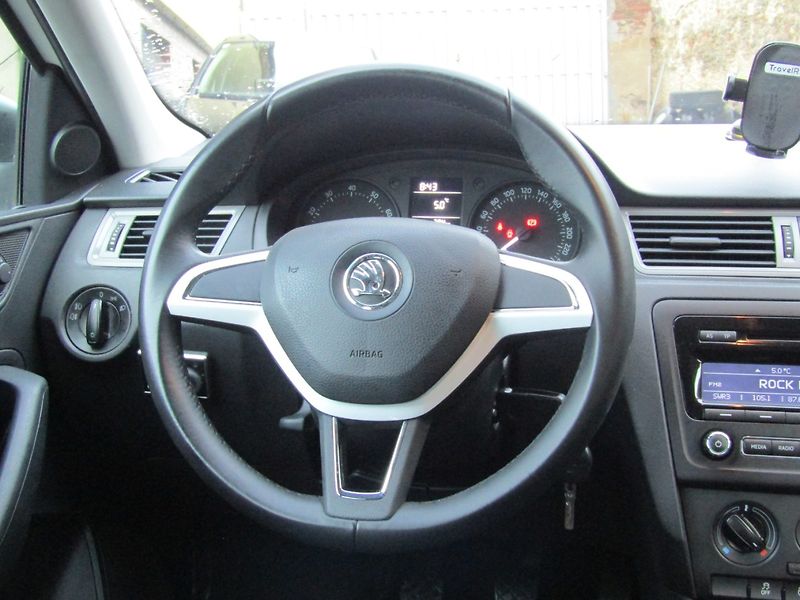 Škoda Rapid (2015) 1.2 TSI 63kW - fotka 16 z 36