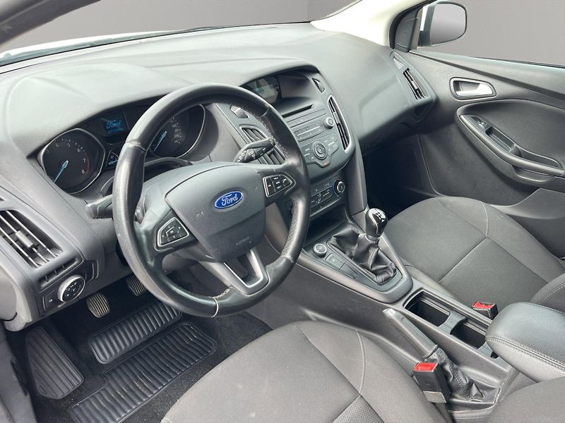 Ford Focus (2016) 1.0 74kw, ČR, 1.maj, serv.knih - fotka 9 z 21