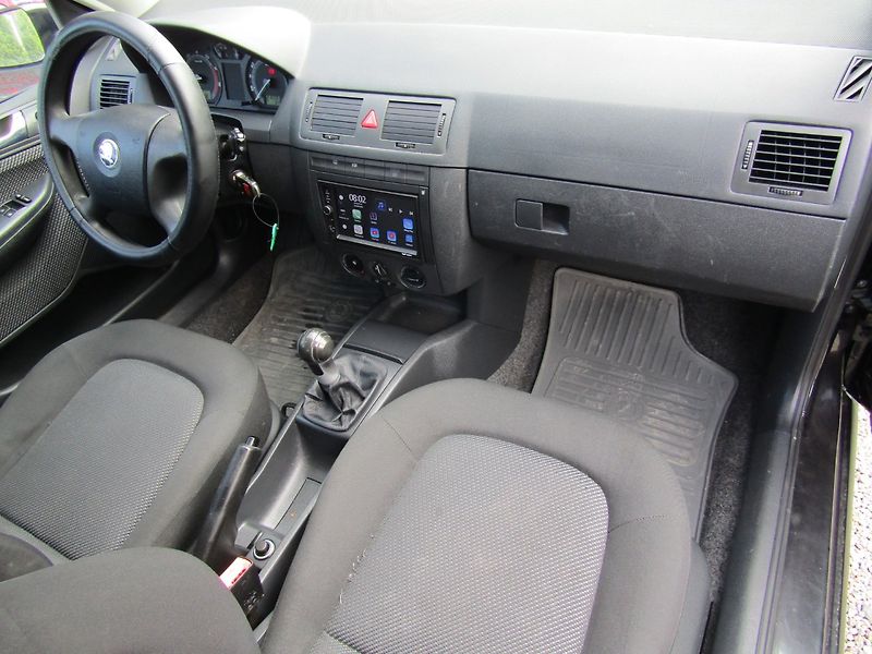 Škoda Fabia (2008) 1.2 47kW BEZ KOROZE - fotka 14 z 32