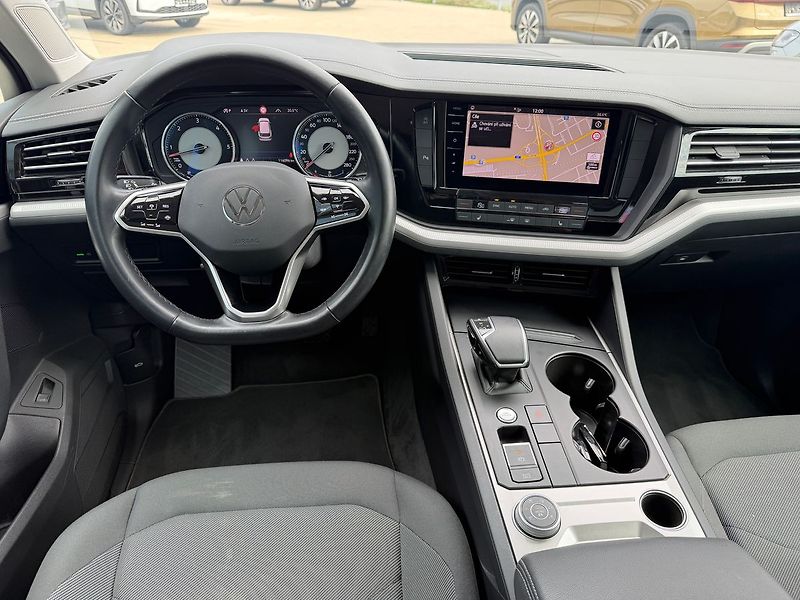 Volkswagen Touareg Basic  3,0TDI 170kW Tažné - fotka 16 z 17