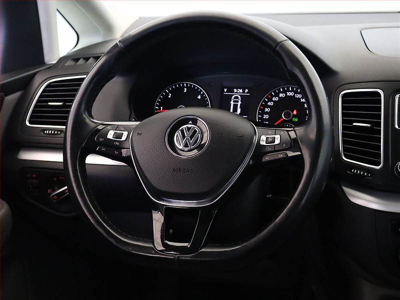Volkswagen Golf (2017) 1.6 TDI, Navi, Tempomat - fotka 15 z 17