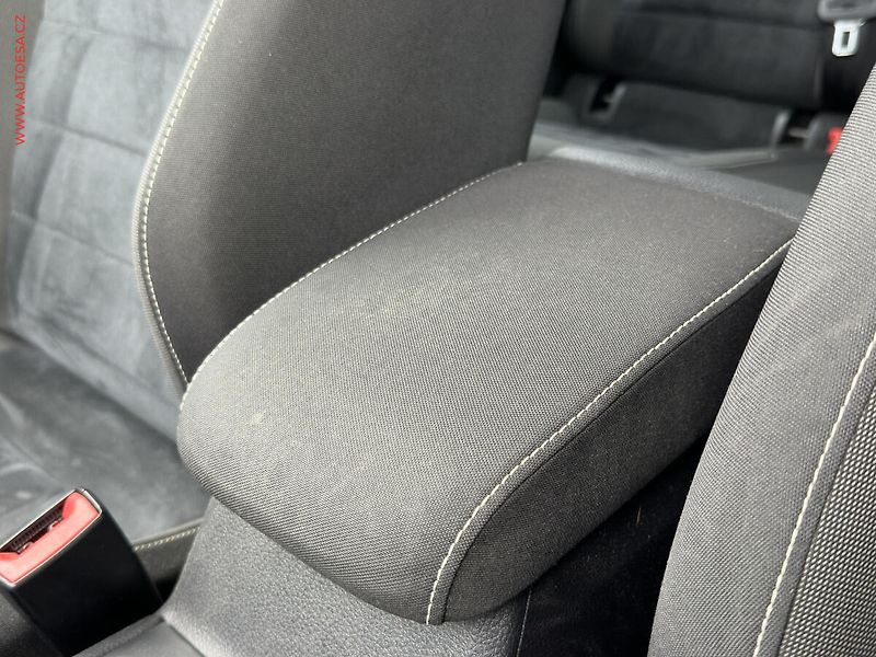 Volkswagen Golf (2013) 1.4TSi, DSG - fotka 19 z 20