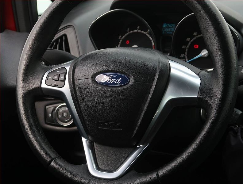 Ford B-MAX (2015) 1.6 16V, Automat, ČR,1.maj - fotka 16 z 16