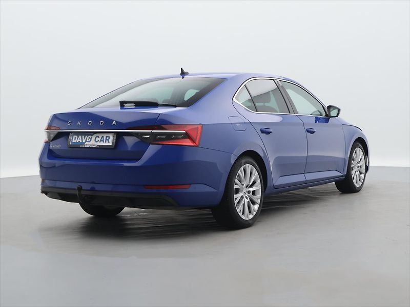 Škoda Superb 2,0 TDI Virtual Matrix Webasto - fotka 7 z 33