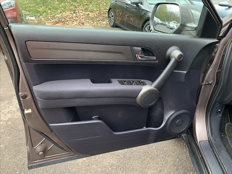 Honda CR-V 2,2 i-DTEC 4x4 SERVISNÍ KNÍŽKA - fotka 14 z 17