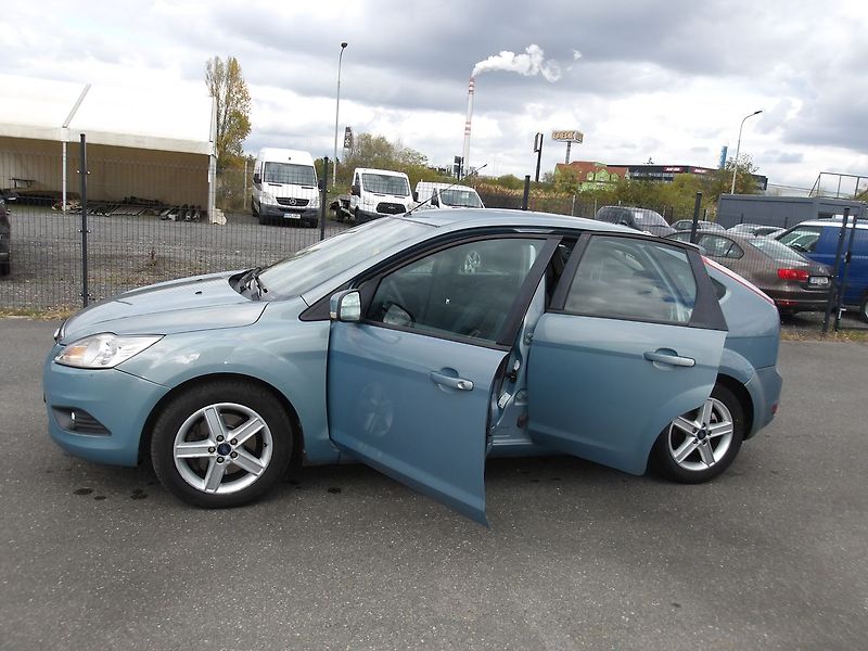 Ford Focus 2,0TDCi 100kW - fotka 13 z 37