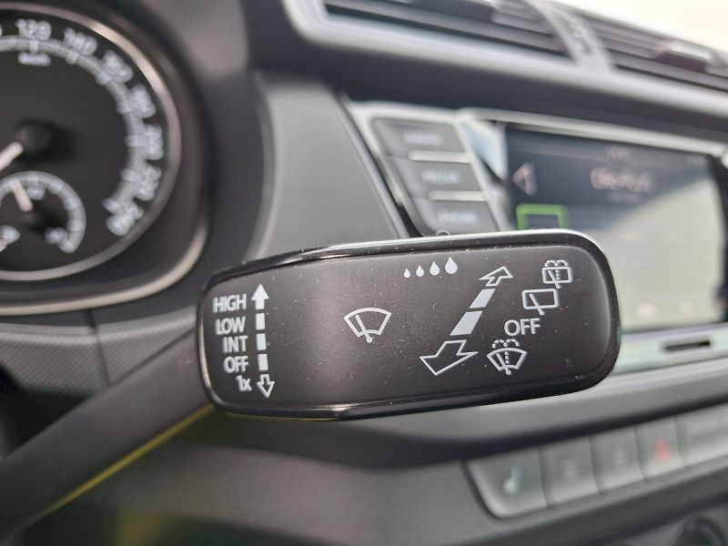Škoda Fabia (2023) Combi Ambition 1,0TSi 70kW - fotka 30 z 32