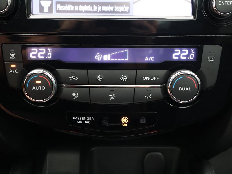 Nissan Qashqai 1,2 DIG-T Navi Panorama 1.Maj. - fotka 18 z 28