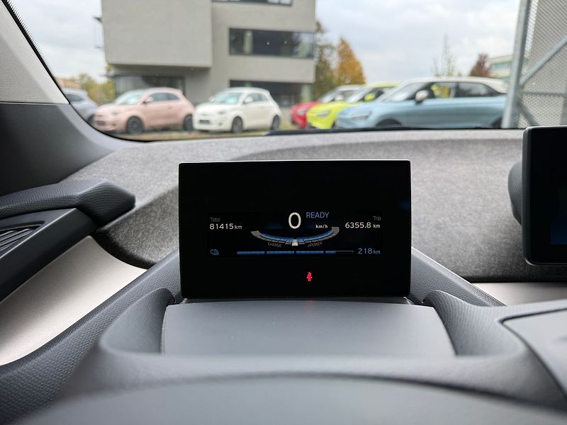 BMW i3 120Ah Kamera Tepelné čerpadlo - fotka 13 z 32