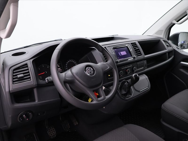 Volkswagen Multivan 2,0 TDI 110kW 7-Míst Tažné - fotka 22 z 29