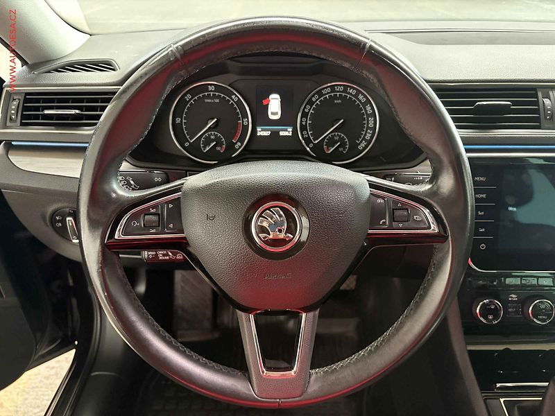 Škoda Superb (2018) 2.0 TDi, Style - fotka 17 z 18