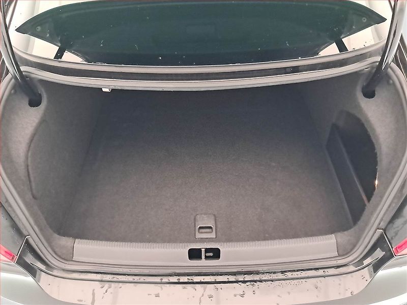 Volkswagen Passat CC (2010) Comfortline 2.0 TDI, Xenony - fotka 13 z 17