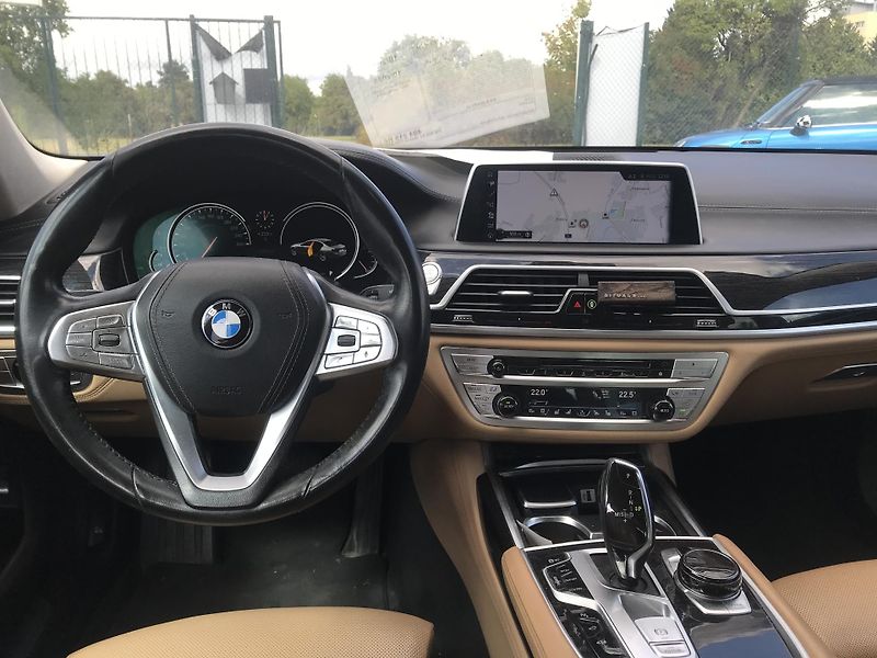 BMW Řada 7 730D X-DRIVE ,360,HUD,ČR,DPH.. - fotka 16 z 17