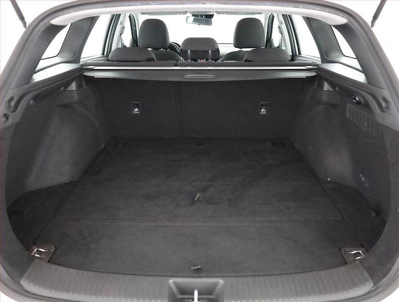 Hyundai i30 (2018) 1.6 CRDi, Serv.kniha, Tempomat - fotka 14 z 15