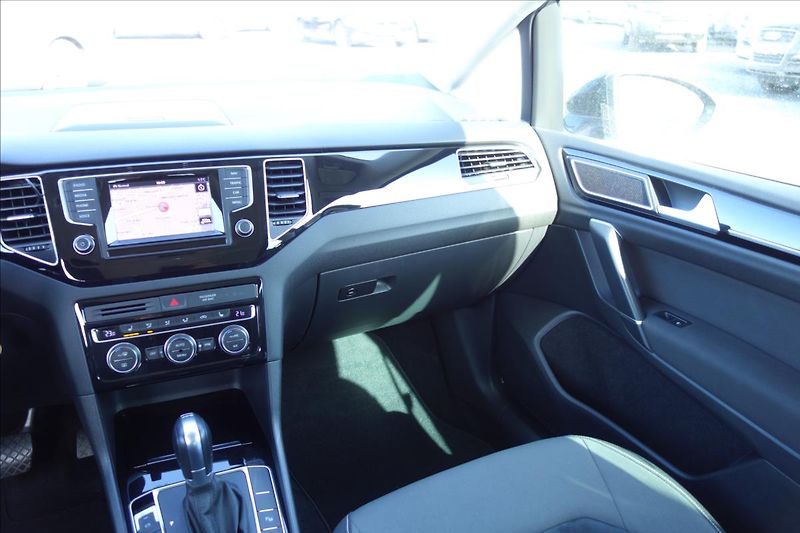 Volkswagen Golf Sportsvan 1,4 TSi 110KW,ČR,HIGHLINE,DSG. - fotka 21 z 51