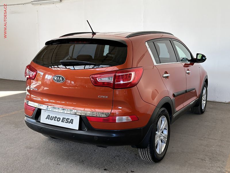 Kia Sportage (2011) 2.0CRDi 4x4, ČR, Navi, AC - fotka 4 z 14