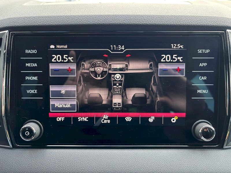 Škoda Karoq (2020) 1.5 TSI 110kW Sportline DSG - fotka 19 z 35