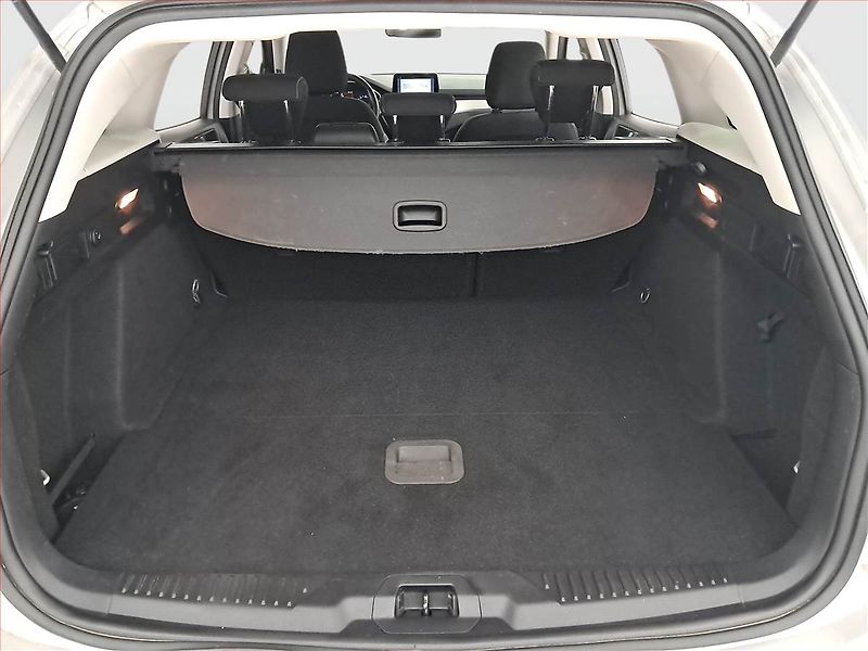 Ford Focus (2019) 1.5 TDCi, Automat, Navi - fotka 14 z 26