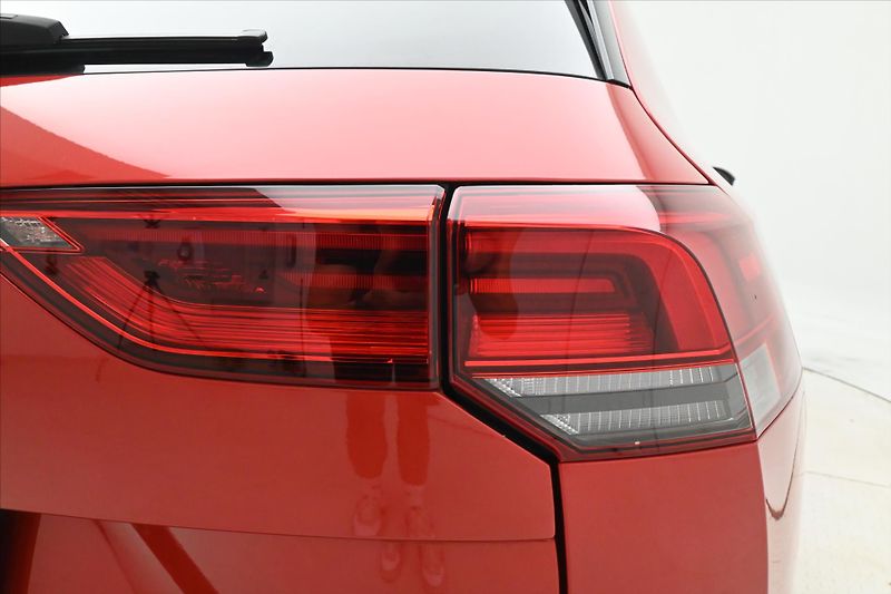 Volkswagen Golf 2,0 TDI 110kW DSG Life Záruka - fotka 28 z 29