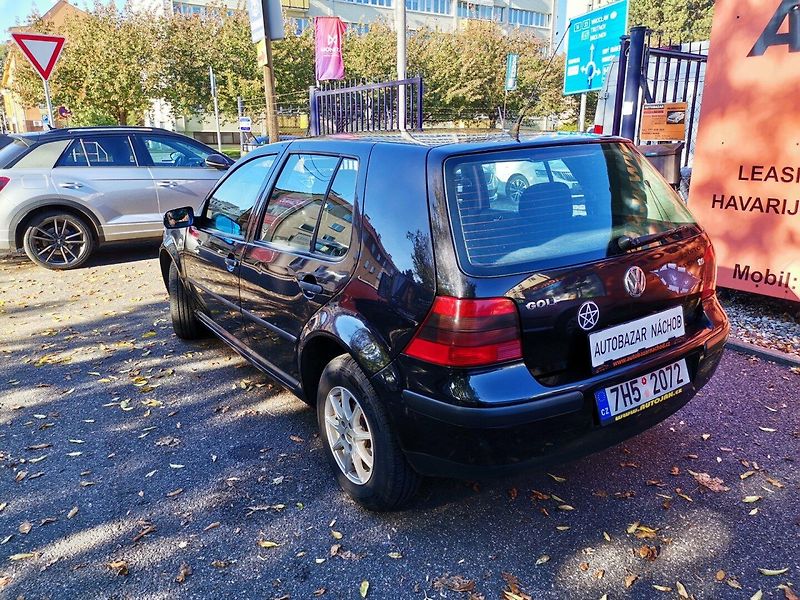Volkswagen Golf (2001) 1.6i 77kw Klima ESP 5dv. - fotka 3 z 26