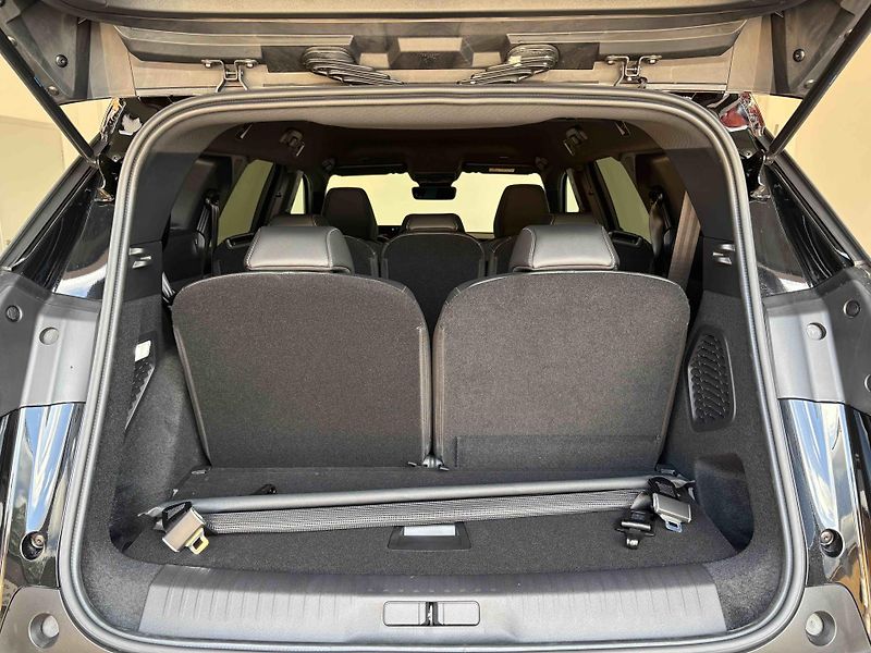Peugeot 5008 (2026) Business Hybrid 145 e-DCS6 - fotka 39 z 41