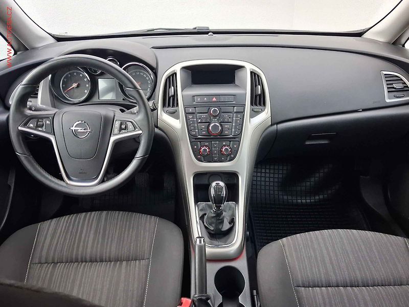 Opel Astra (2012) 1.4 T, 1.maj,ČR, servis - fotka 8 z 15