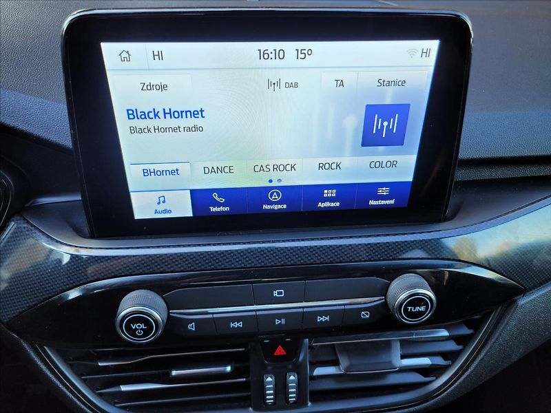 Ford Kuga 2,0 D,ST-line,led,kůže - fotka 29 z 50
