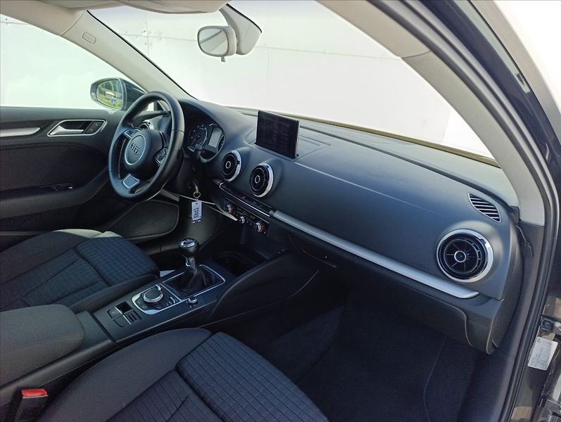 Audi A3 1,4 TFSi Bi.xenon Navi Tempoma - fotka 19 z 29